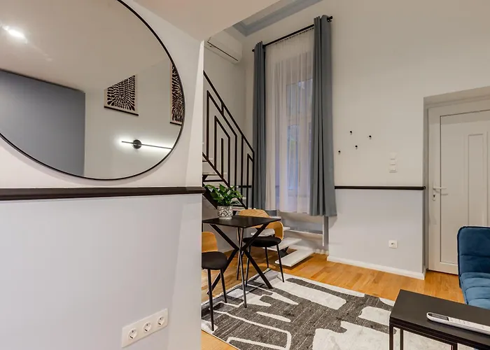 Three Collection Apartman *