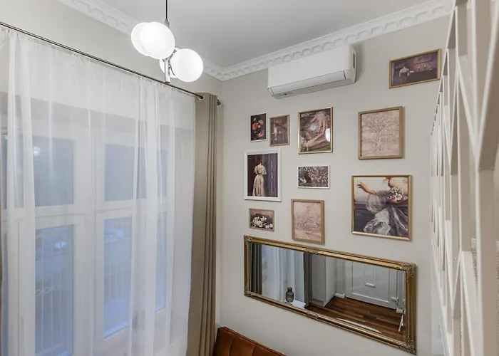 Three Collection Apartman *